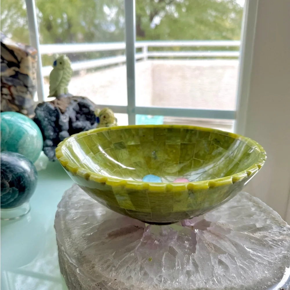 Serpentine bowl with Turquoise - Picture 3 of 6